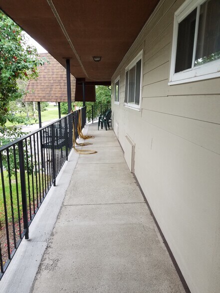 Building Photo - 2006 21 3/8 Street