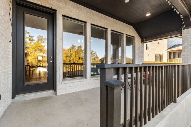 Building Photo - 2604 Sueno Pt