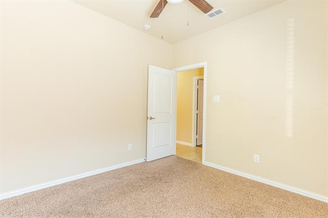 Building Photo - 2943 Ladoga Dr