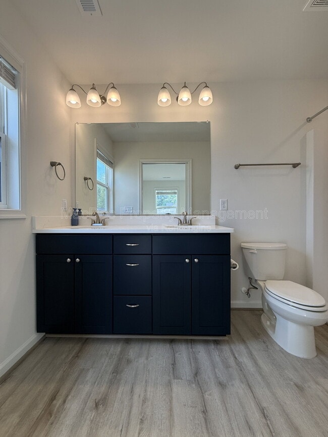 Building Photo - 990 Ebb Tide Dr