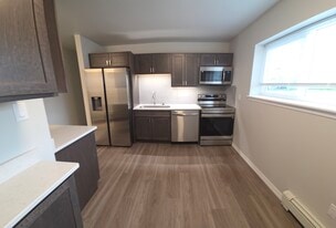 Building Photo - 405 S 20th Ave