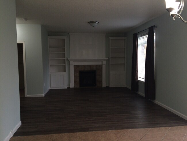 Building Photo - Large Home for Rent in Sage Point Service ...