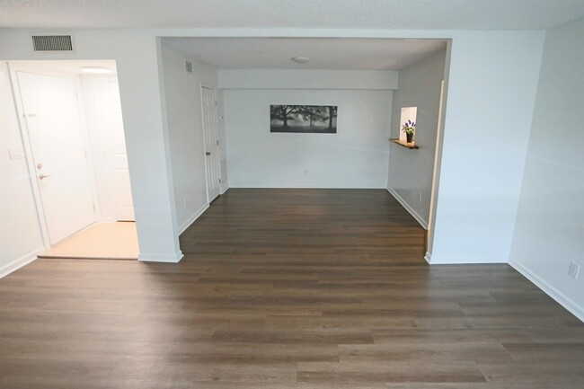 Building Photo - 3765 Crown Point Rd