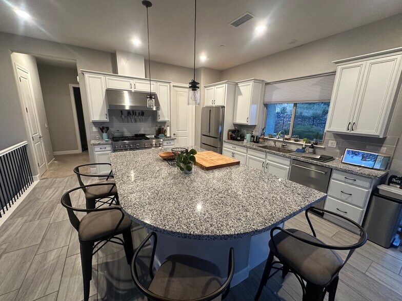 Building Photo - 445 Gooseberry Dr