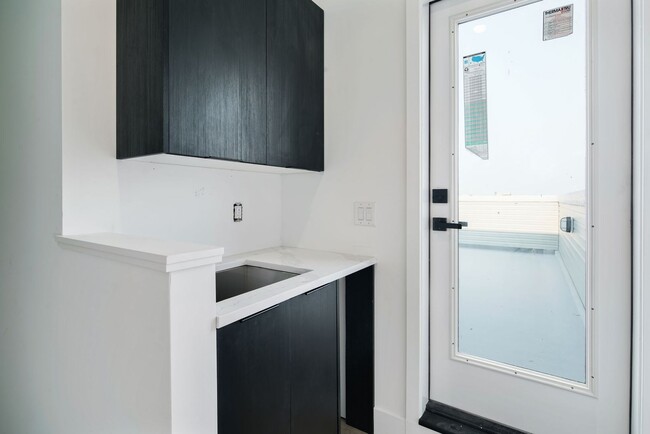 Building Photo - 410-24 N 8th St