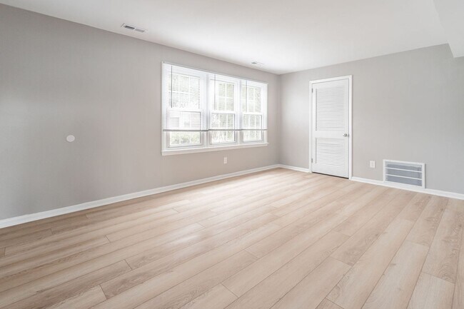 Building Photo - 1 bedroom | 1 bath - NEW RENOVATION Magnol...