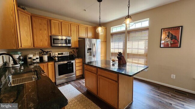 Building Photo - 9128 Aventon Ct