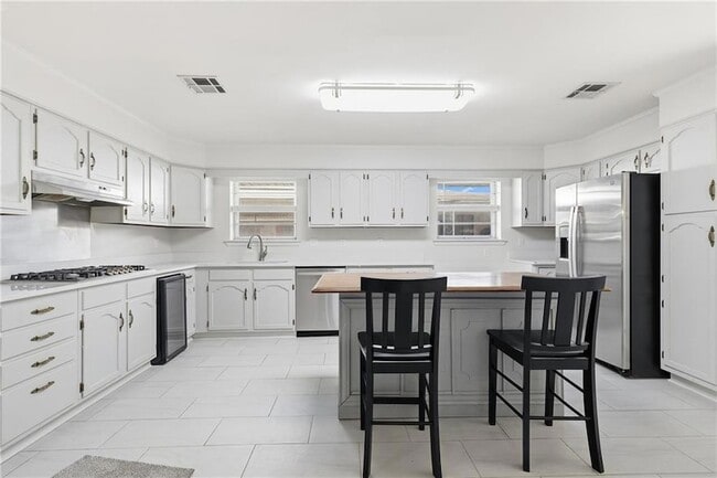 Building Photo - 426 Pine St