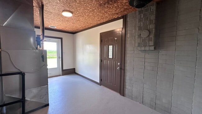 Building Photo - Beautifully Updated Country Home in Iuka, IL