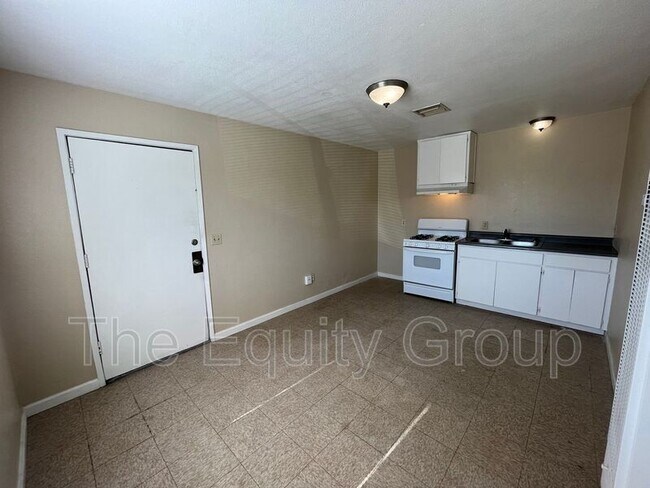 Building Photo - 9310 Rd 236