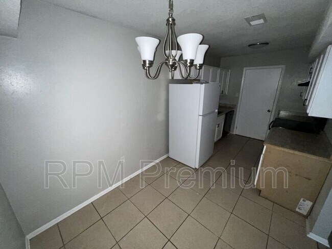 Building Photo - 5170 Weston