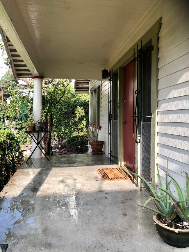 Building Photo - 654 Tularosa Dr