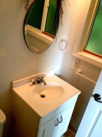 Building Photo - 4 Bedroom, 2 Bathroom House with Large Fenced Backyard, New Vinyl Plank Flooring, Granite Counter...