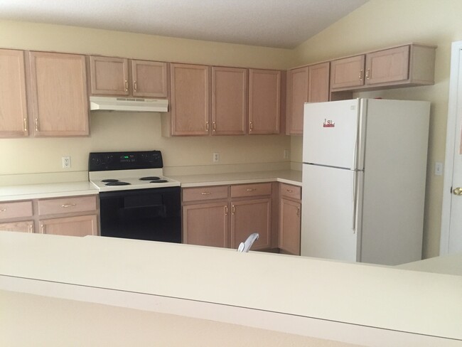 Building Photo - Quaint 3/2 Home Near Waterford Lakes