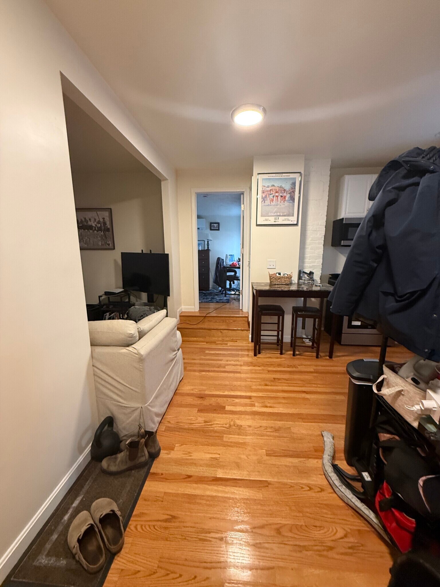 Building Photo - 518 E 3rd St