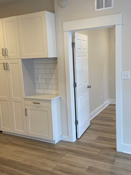 Building Photo - 748 Fulton St W