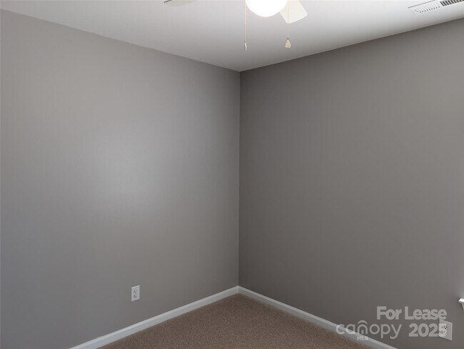 Building Photo - 160 Stone Ridge Ln