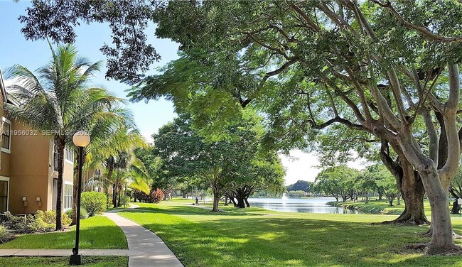 Building Photo - 15610 SW 105th Ln