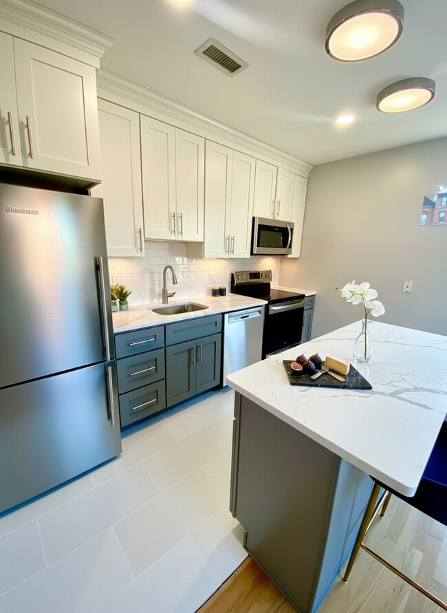 Building Photo - 151 W Brookline St