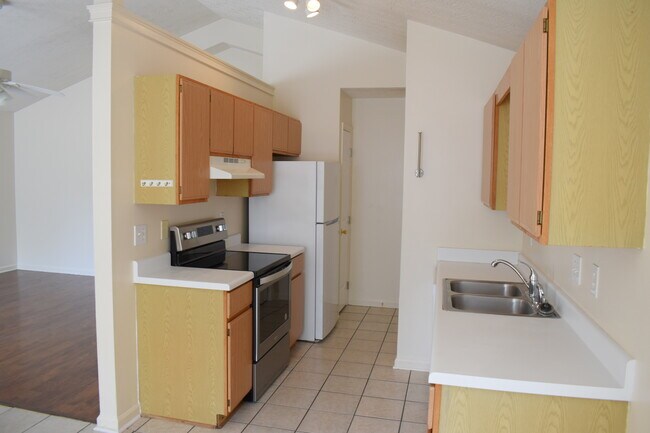 Building Photo - 6901 Southern Exposure