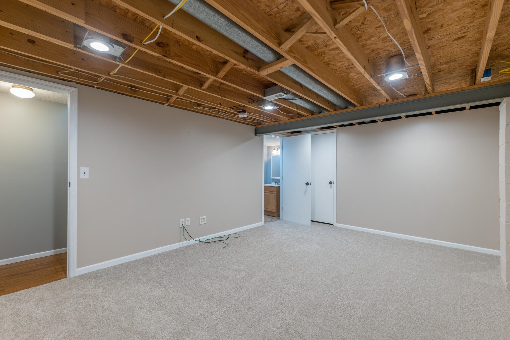 Building Photo - 4946 Stoneybrook Blvd