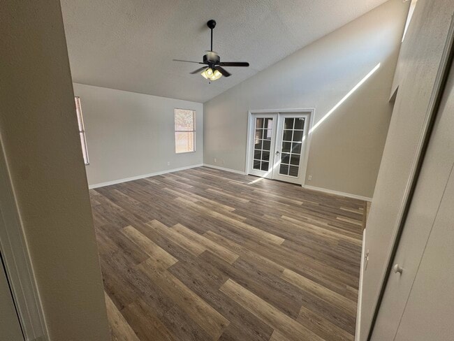 Building Photo - 4765 Limestone Dr NE