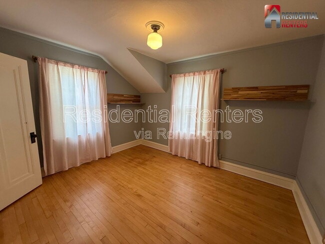 Building Photo - 2185 N 70th St