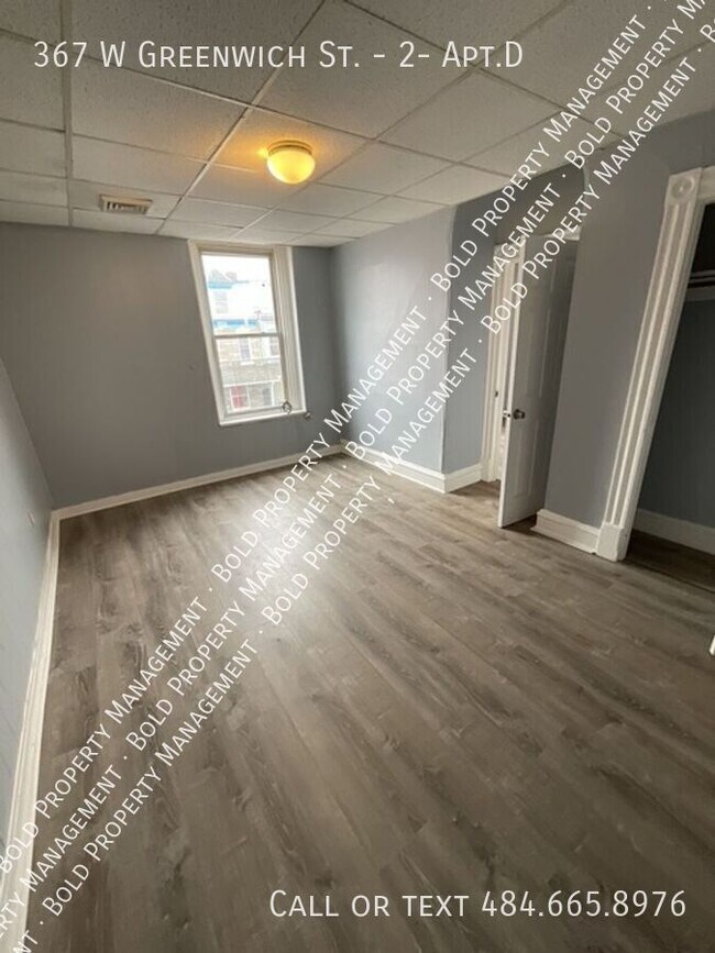 Building Photo - 367 W Greenwich St