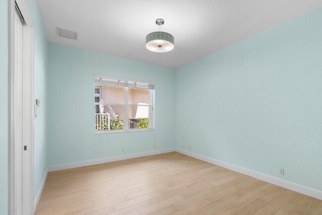 Building Photo - 19230 Fox Landing Dr