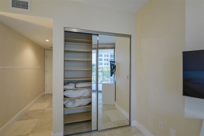 Building Photo - 3101 S Ocean Dr