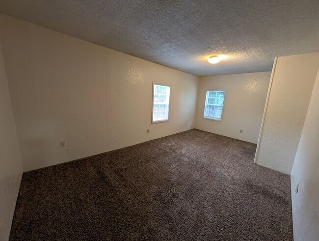Building Photo - 2 bedroom one bath House in Shasta Lake