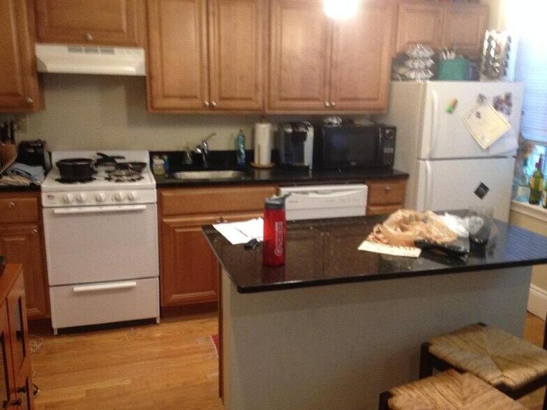 Building Photo - 110 Brainerd Rd