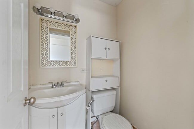 Building Photo - 2 Wild Cherry Ln