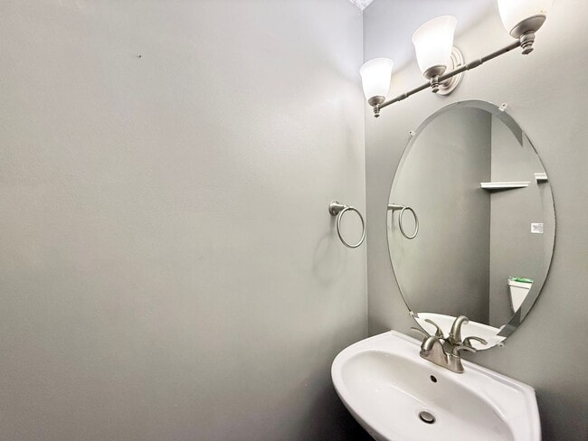 Building Photo - Newly Remodeled 4BD, 2.5BA Raleigh Home wi...