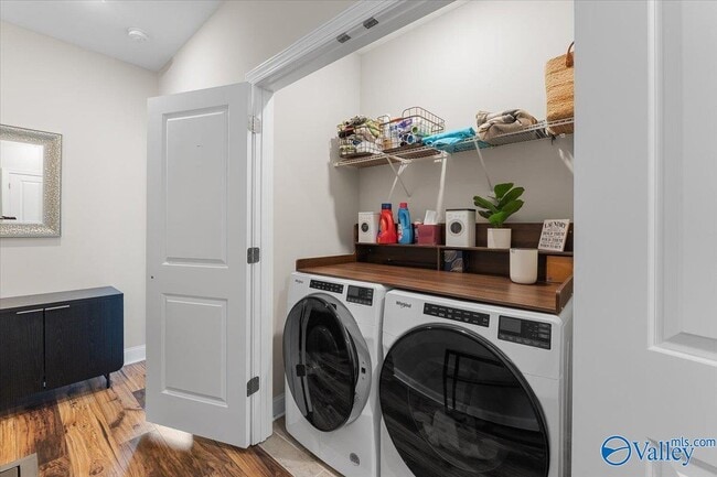 Building Photo - 38 Pine St