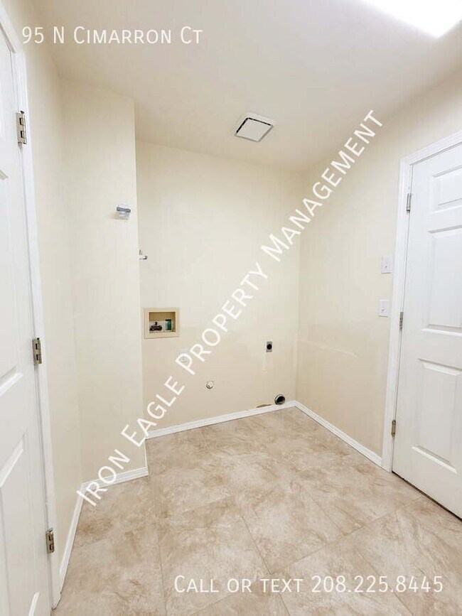 Building Photo - 95 N Cimarron Ct