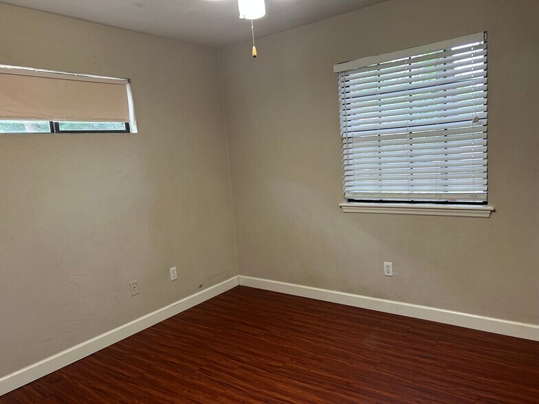 Building Photo - 1129 Ocala Rd