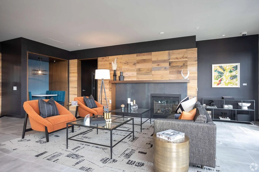 Building Photo - 409 Oak St