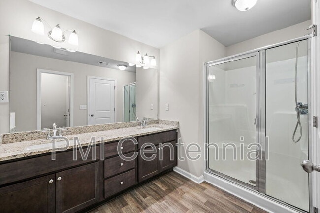 Building Photo - 537 Jefferson Chase St