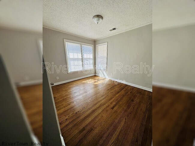 Building Photo - 2176 Vollintine Ave