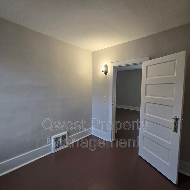 Building Photo - 1580 8th St