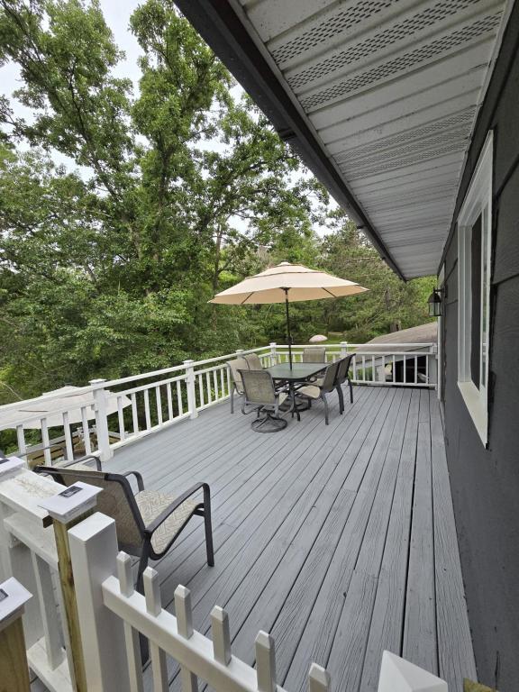 Building Photo - 25 Dodder Ln SW