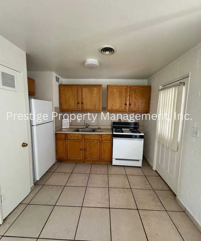 Building Photo - 2148
