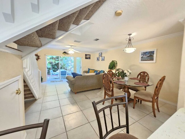 Building Photo - Charming Cape Canaveral Townhouse: 2 Bed, ...