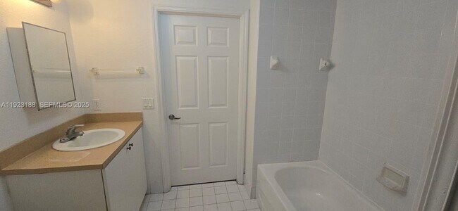 Building Photo - 120 SW 8th Ave