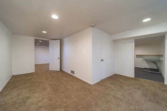 Building Photo - 1138 White Ave