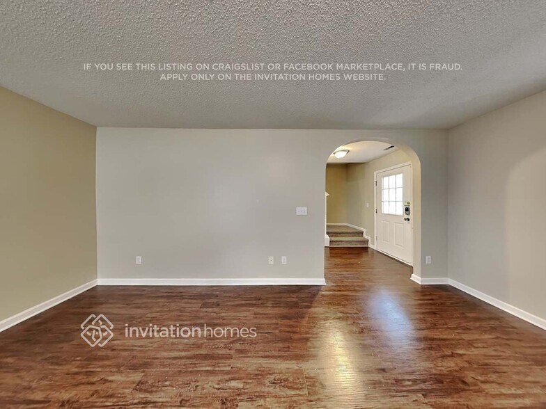 Building Photo - 526 Crossview Ln