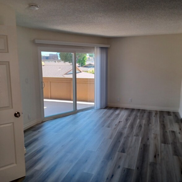 Building Photo - 4901 Heil Ave