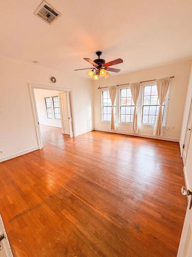 Building Photo - 515 N 32nd St