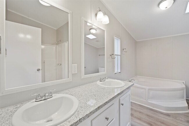 Building Photo - 16333 Lone Corral Ct